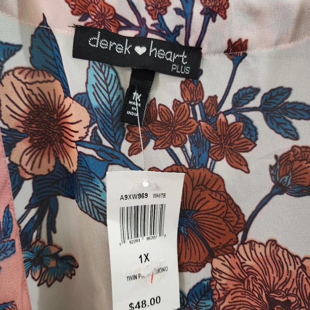 Derek Heart Plus 1X White Pink Floral Kimono